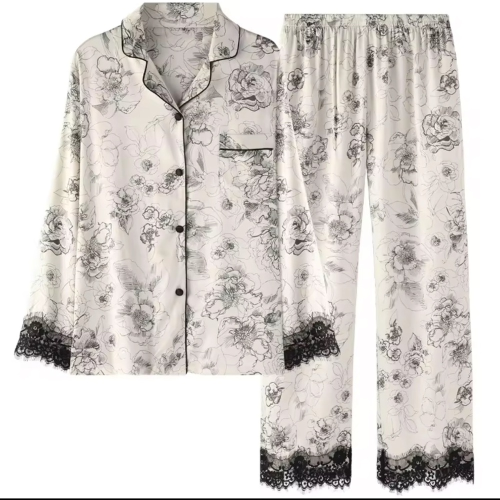 Pajama set in dust bag
